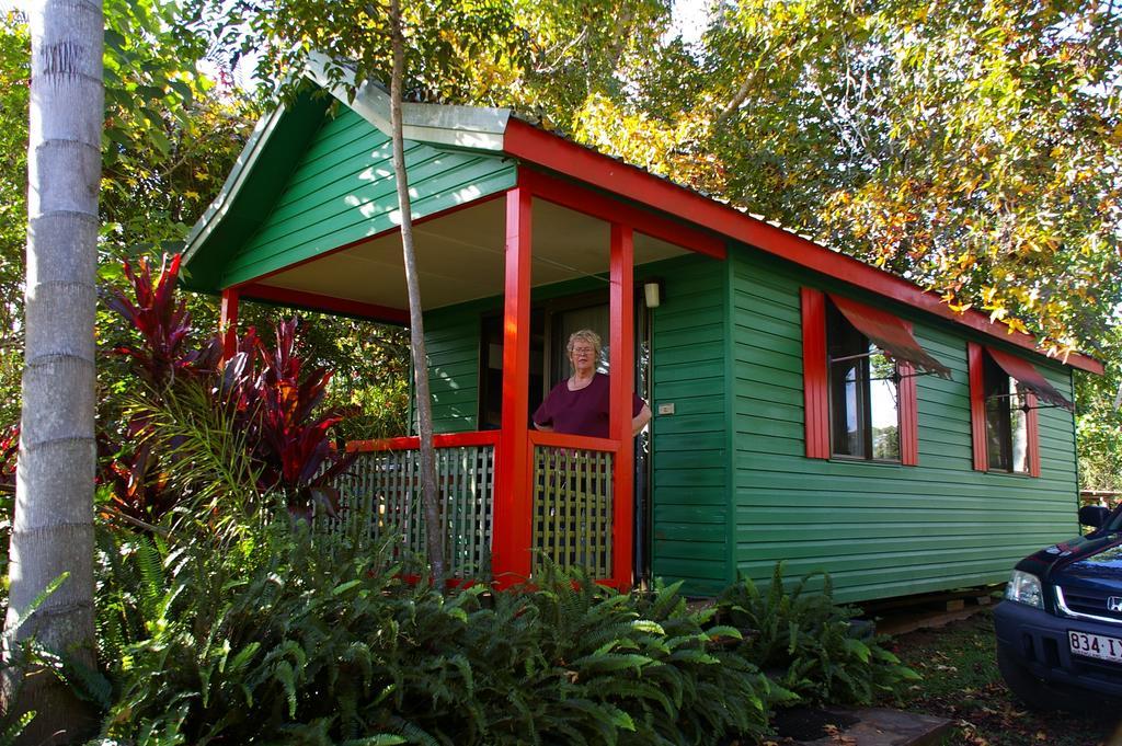 Lake Eacham Tourist Park & Cabins Habitación foto