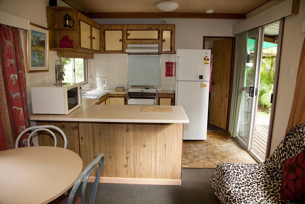 Lake Eacham Tourist Park & Cabins Habitación foto